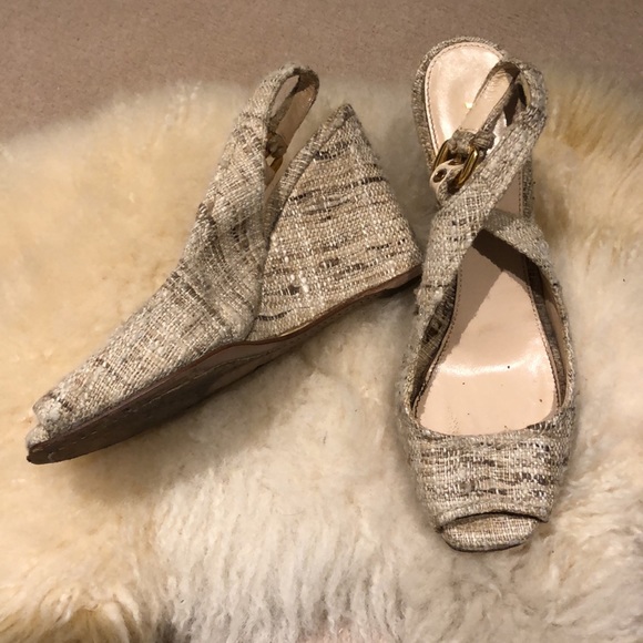 Prada weaved fabric wedge. Size 6. - Picture 2 of 5